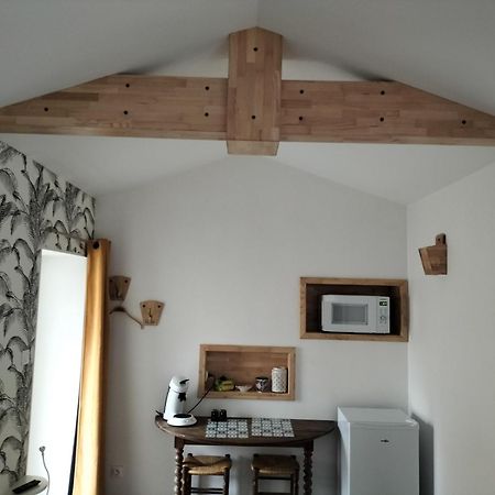 Logement Entier 3 Pieces Et Terrasse Mazieres-en-Gatine Buitenkant foto