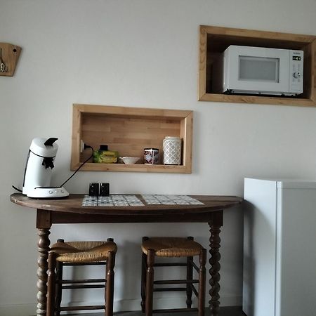 Logement Entier 3 Pieces Et Terrasse Mazieres-en-Gatine Buitenkant foto